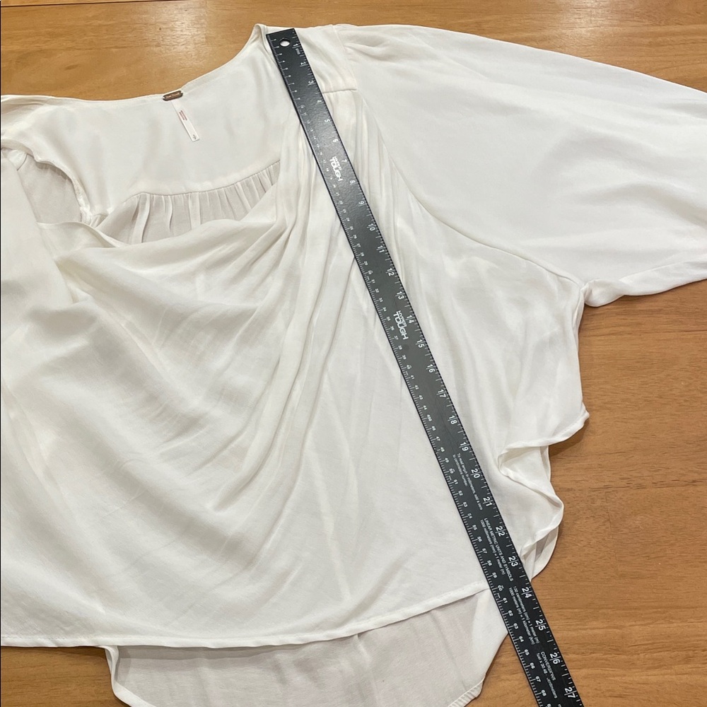 Free People Cream Draped Front Bishop Sleeves Women's Blouse Oversized Small - Picture 12 of 13